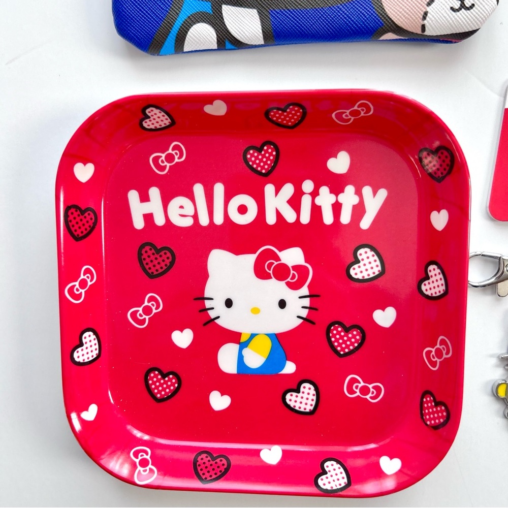 ❤️Hello Kitty Adorable 8-Piece Crossbody Bundle! - Picture 5 of 9